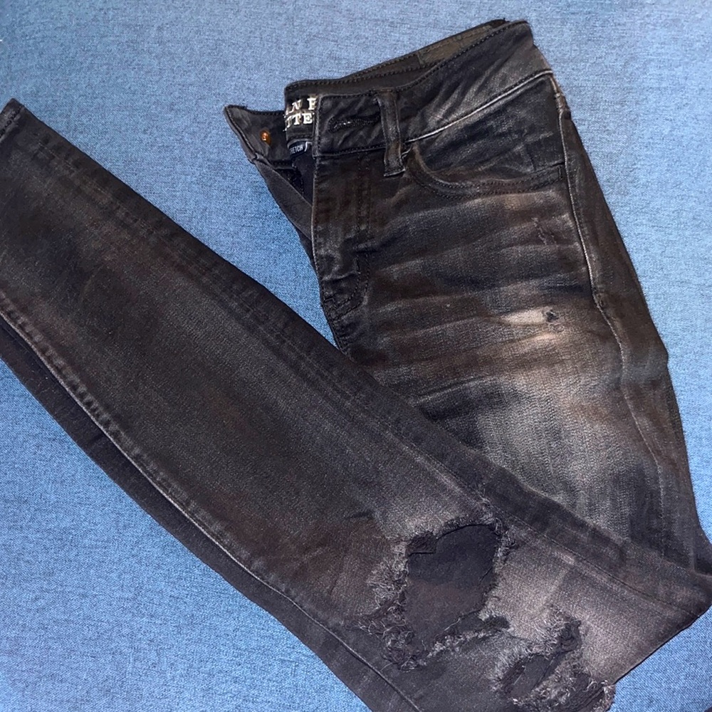 American Eagle super stretch black skinny jeans, size US 2